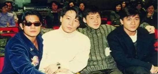 四大天王爆料跳车视频,惊险跳车瞬间，揭秘幕后真相  第2张